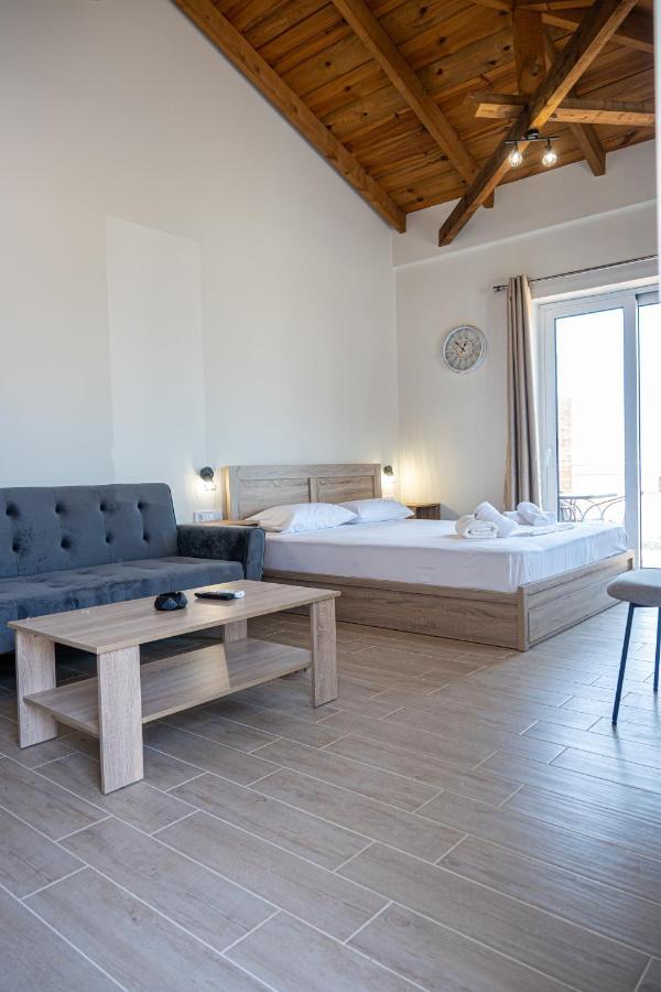 Lithino Rooms Kalamata Exterior photo