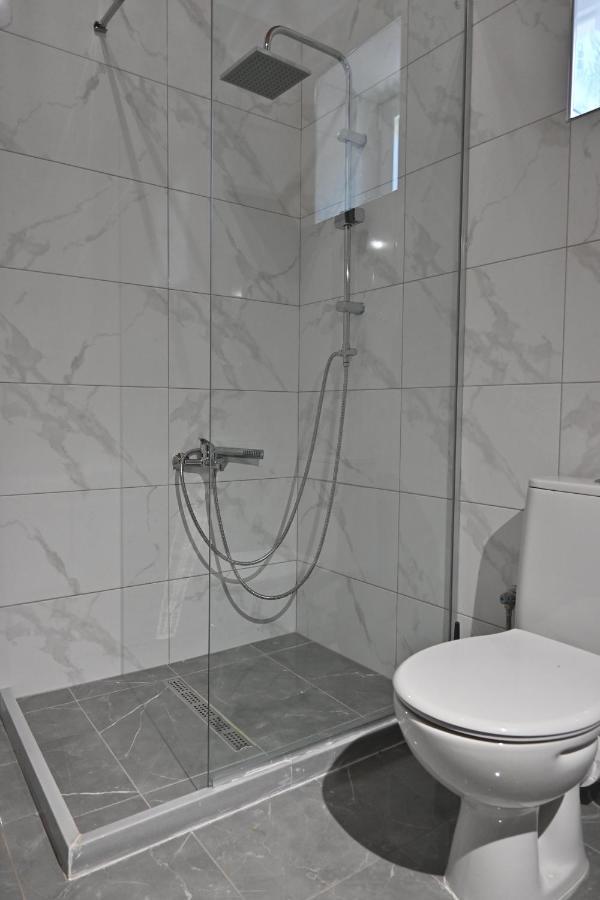 Lithino Rooms Kalamata Exterior photo