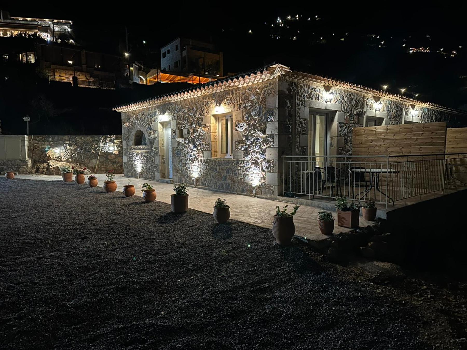 Lithino Rooms Kalamata Exterior photo