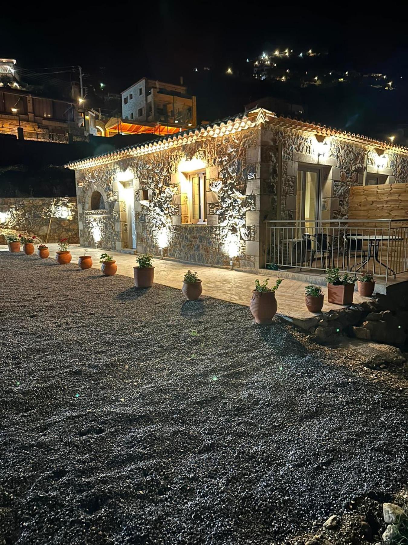 Lithino Rooms Kalamata Exterior photo